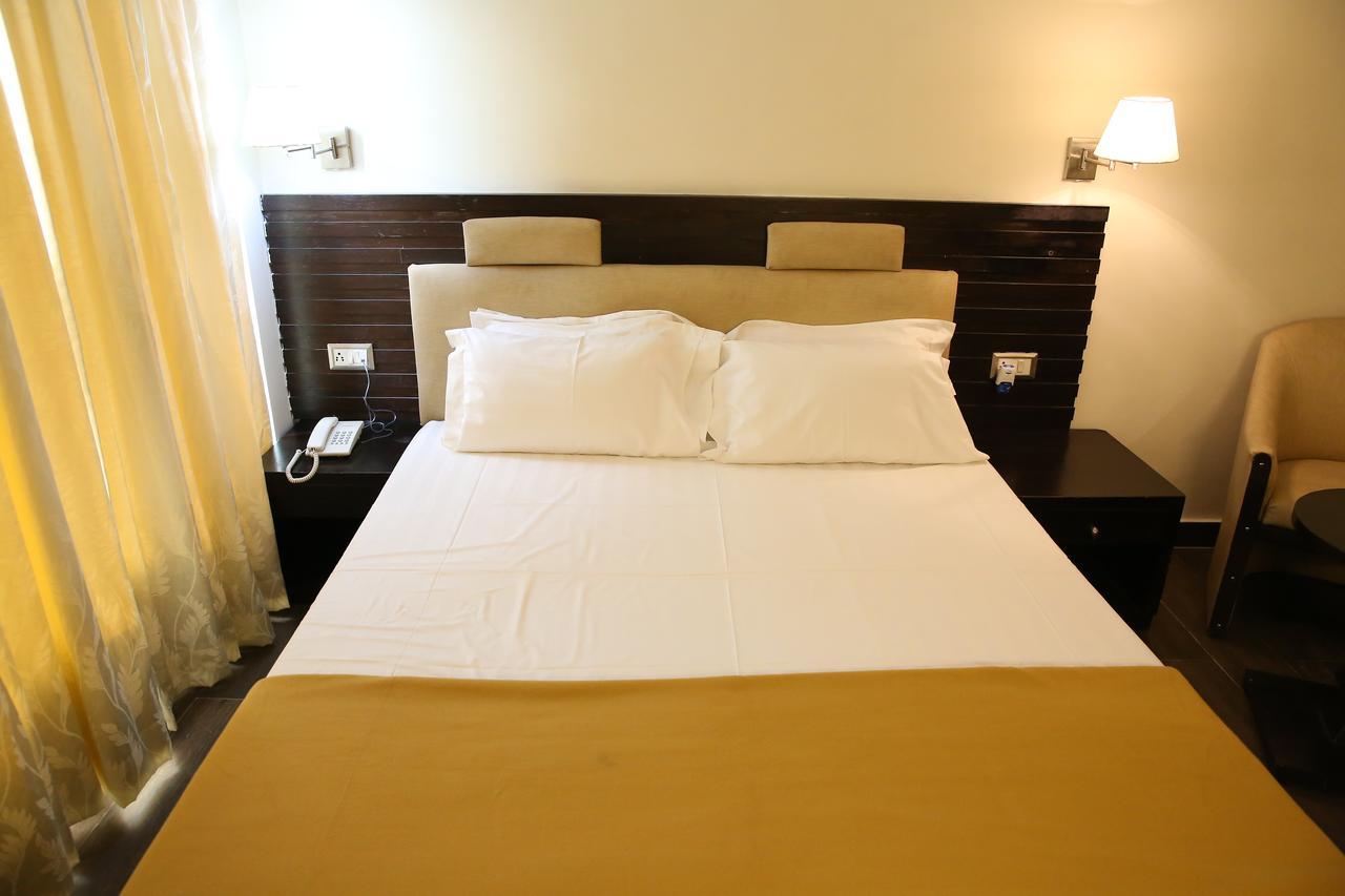 Hotel La Castle Chennai Zewnętrze zdjęcie
