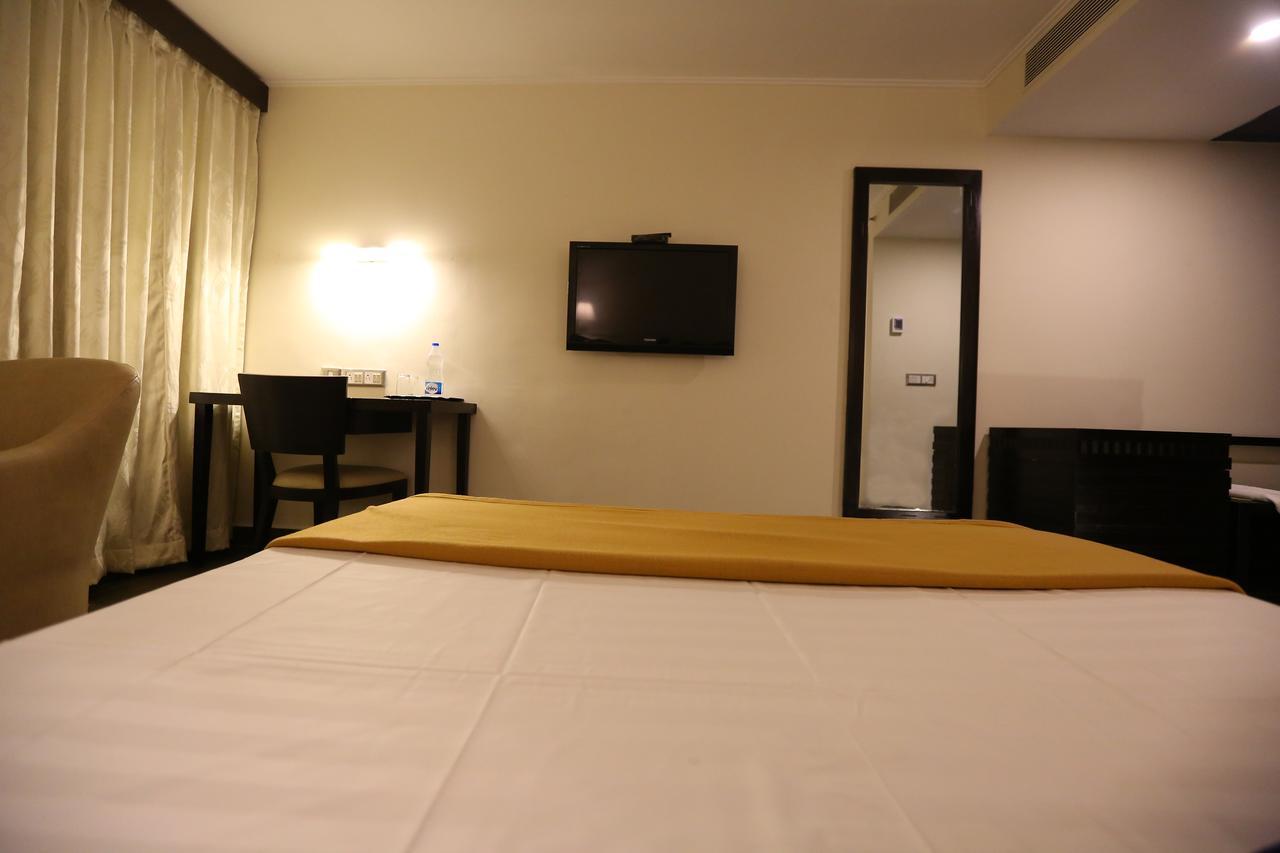 Hotel La Castle Chennai Zewnętrze zdjęcie